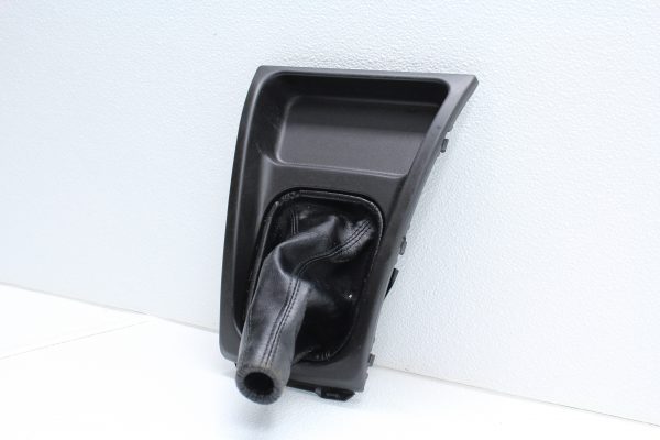 1998-2001 SUBARU IMPREZA 2.5 RS GC8 SHIFTER BEZEL TRIM W/ BOOT 5MT OEM - Image 3