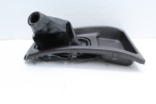 1998-2001 SUBARU IMPREZA 2.5 RS GC8 SHIFTER BEZEL TRIM W/ BOOT 5MT OEM - Image 5
