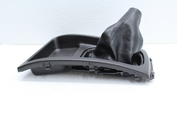 1998-2001 SUBARU IMPREZA 2.5 RS GC8 SHIFTER BEZEL TRIM W/ BOOT 5MT OEM - Image 7