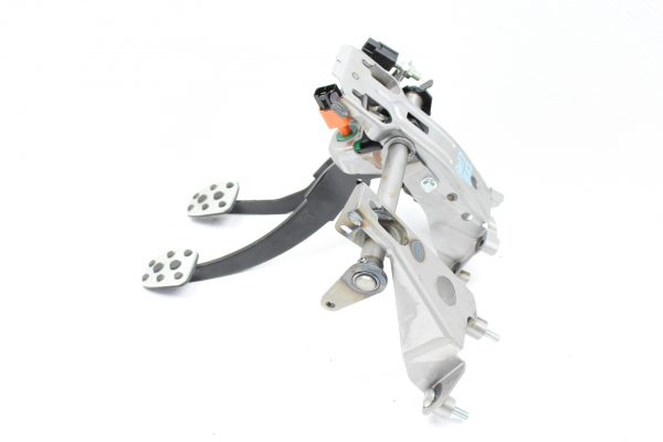 2013-2017 SUBARU BRZ & FRS OEM  CLUTCH & BREAL PEDAL ASSEMBLY - Image 5
