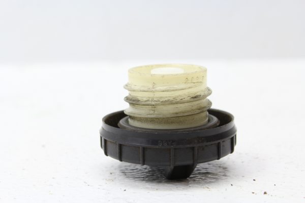 1998-2001 SUBARU IMPREZA 2.5 RS GC8 GAS CAP FUEL LID OEM - Image 4