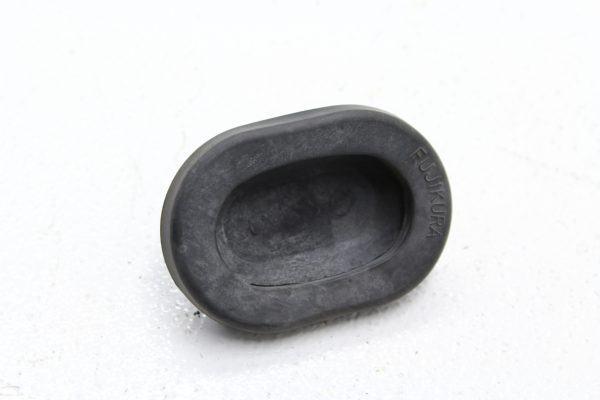 1998-2001 SUBARU IMPREZA 2.5 RS GC8 RH BULK HARNESS RUBBER PLUG PASSENGER SIDE