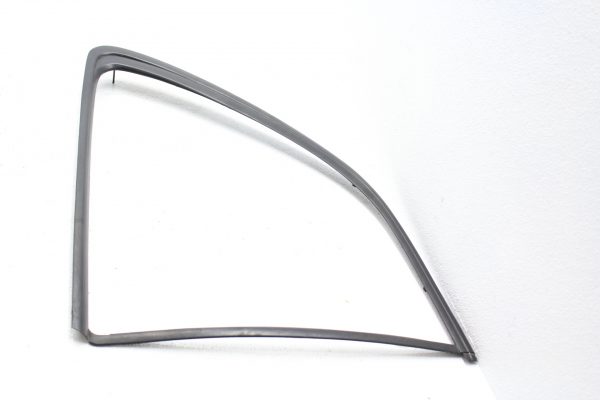 1998-2001 SUBARU IMPREZA 2.5 RS GC8 COUPE RH REAR WINDOW UPPER WEATHER MOLDING - Image 2
