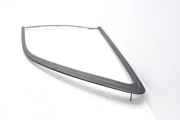 1998-2001 SUBARU IMPREZA 2.5 RS GC8 COUPE RH REAR WINDOW UPPER WEATHER MOLDING - Image 3