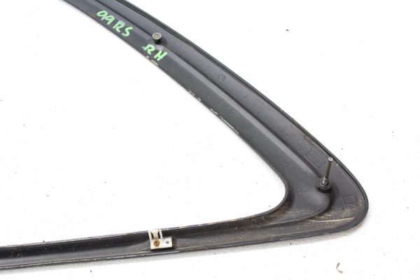 1998-2001 SUBARU IMPREZA 2.5 RS GC8 COUPE RH REAR WINDOW UPPER WEATHER MOLDING - Image 6