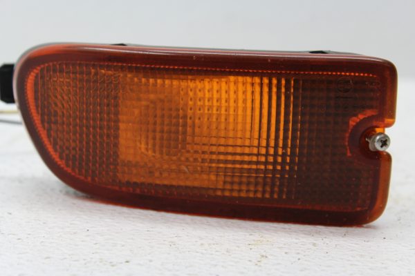 1998-2001 SUBARU IMPREZA 2.5 RS GC8 FRONT BUMPER TURN SIGNAL LIGHT RH PASSENGER SIDE - Image 2