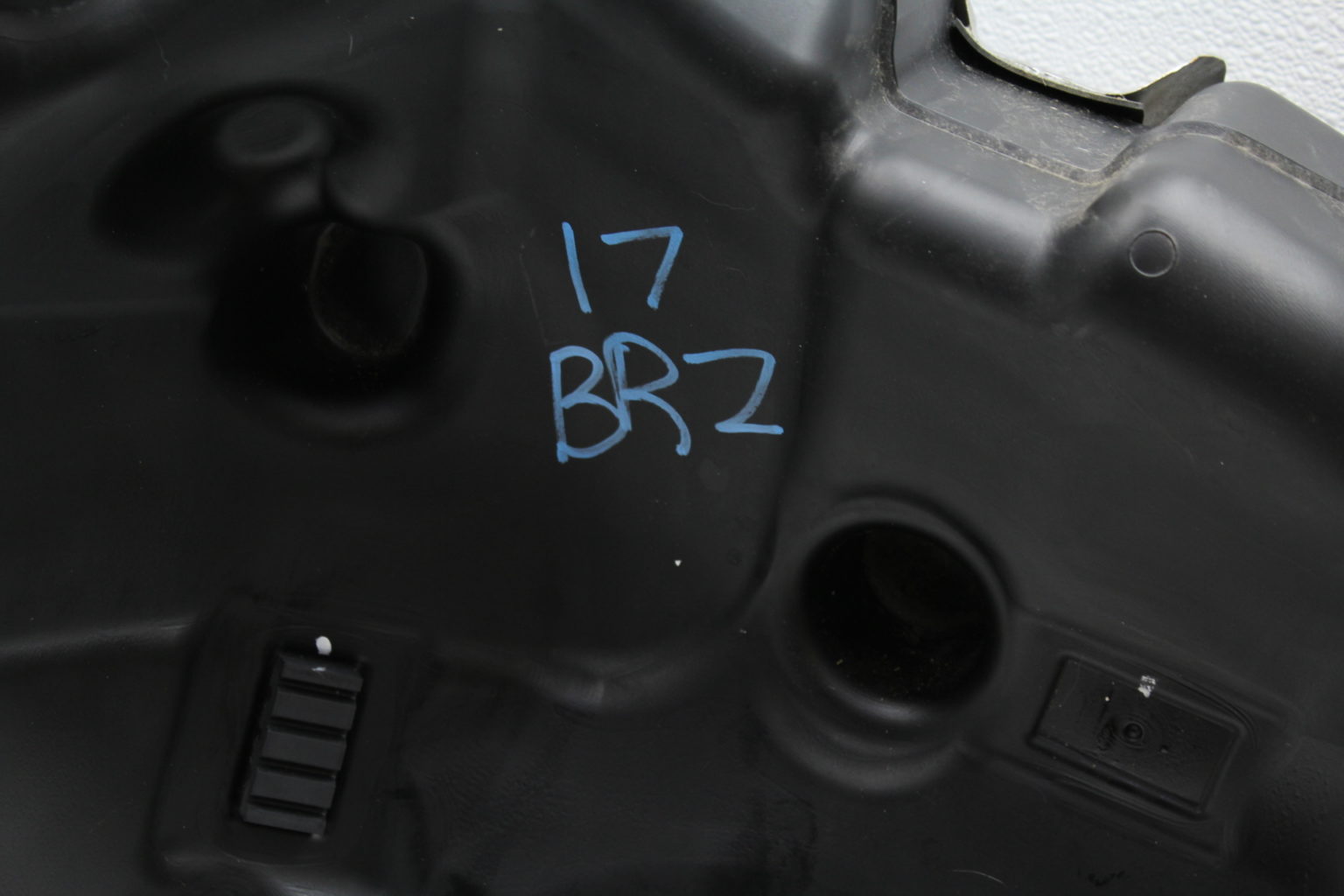 20132017 SUBARU BRZ & FRS FUEL GAS TANK OEM 1317