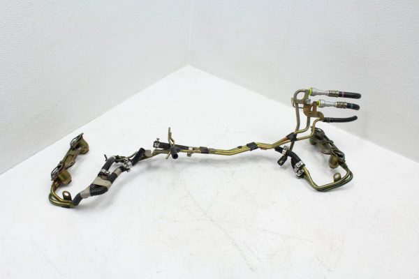 2004-2006 SUBARU WRX STI FUEL RAIL FUEL RAILS LH RH SIDE FEED LEFT RIGHT OEM