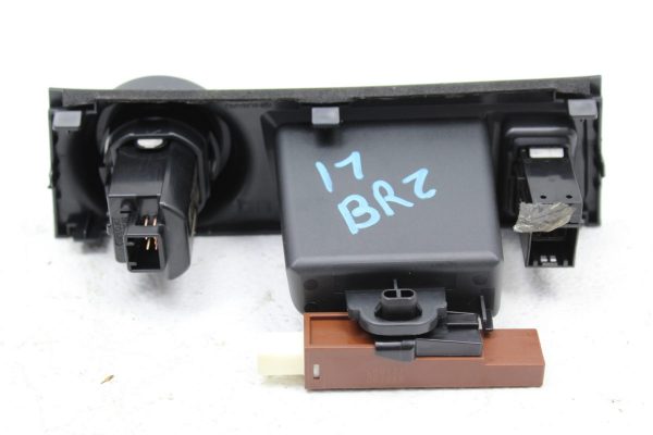 2013-2017 SUBARU BRZ & FRS IGNITION SWITCH PUSH START BUTTON DASH AUX USB OUTLET OEM - Image 5