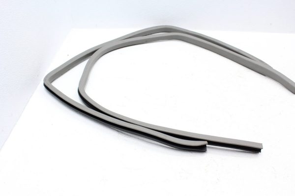 2004-2008 SUBARU FORESTER ON BODY REAR RH/LH DOOR SEAL TRIM BEIGE OEM - Image 2