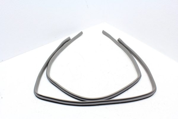 2004-2008 SUBARU FORESTER ON BODY REAR RH/LH DOOR SEAL TRIM BEIGE OEM - Image 4