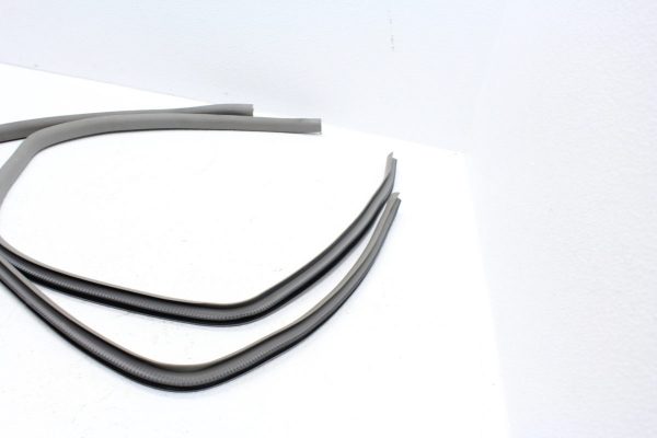 2004-2008 SUBARU FORESTER ON BODY REAR RH/LH DOOR SEAL TRIM BEIGE OEM - Image 5