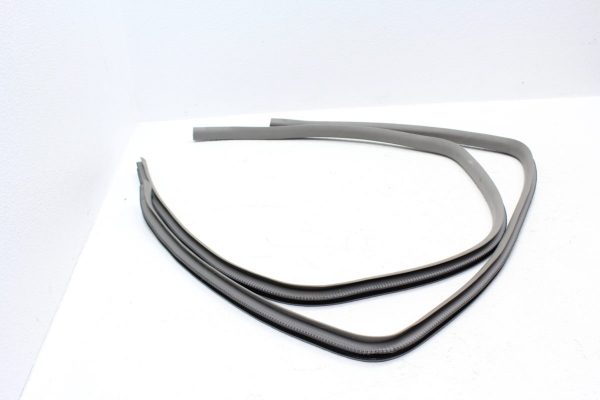2004-2008 SUBARU FORESTER ON BODY REAR RH/LH DOOR SEAL TRIM BEIGE OEM - Image 6