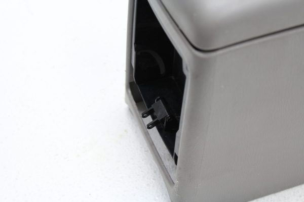 2004-2008 SUBARU FORESTER XT FXT CENTER CONSOLE ARM REST STORAGE BOX E BRAKE TRIM - Image 8