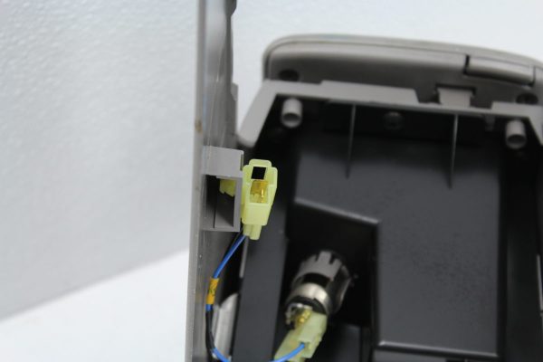 2004-2008 SUBARU FORESTER XT FXT CENTER CONSOLE ARM REST STORAGE BOX E BRAKE TRIM - Image 9