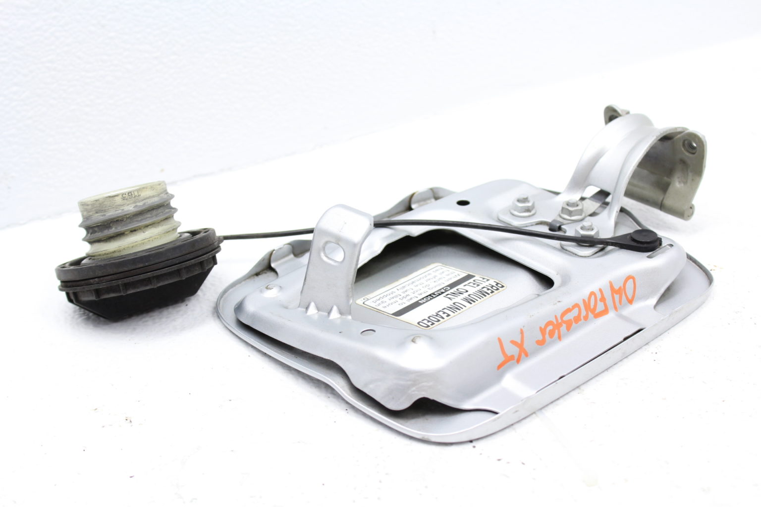 20042008 SUBARU FORESTER XT FXT GAS FUEL TANK CAP DOOR LATCH ASSEMBLY