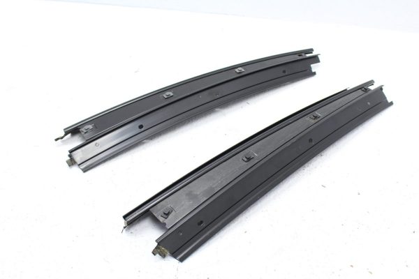 2004-2008 FORESTER XT FXT EXTERIOR PILLAR LH/RH WEATHER STRIPING MOUNT OEM - Image 4