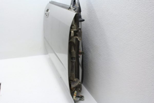 2002-2007 SUBARU IMPREZA WRX & STI FRONT RH DOOR ASSEMBLY PASSENGER SIDE OEM - Image 3