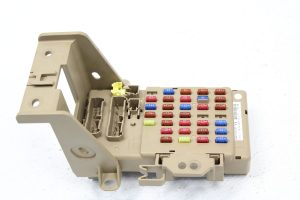 2015-2018 SUBARU IMPREZA WRX STI UNDER DASH FUSE BOX PANEL RELAY 82201VA030