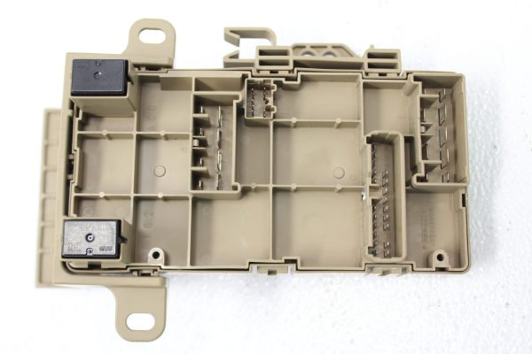 2015-2018 SUBARU IMPREZA WRX STI UNDER DASH FUSE BOX PANEL RELAY 82201VA030 - Image 6