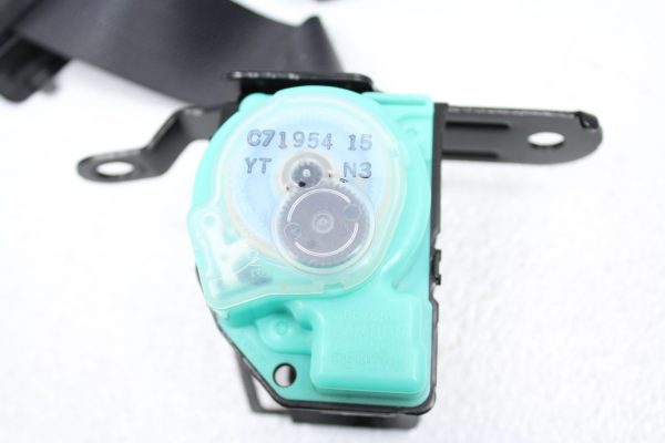 2015-2018 SUBARU WRX STI REAR CENTER SEAT BELT BUCKLE ASSEMBLY MIDDLE OEM - Image 3