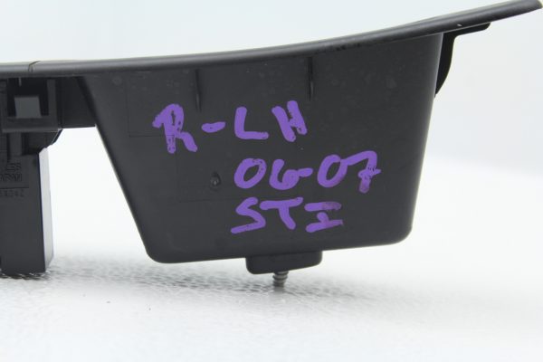 2005-2007 SUBARU IMPREZA WRX & STI REAR LH WINDOW SWITCH TRIM - Image 6