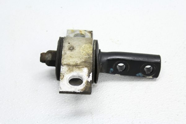 2005 SUBARU IMPREZA WRX & STI LH CONTROL ARM BUSHING MOUNT DRIVER SIDE LEFT OEM - Image 2