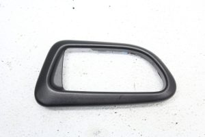 2005-2007 SUBARU WRX STI DOOR HANDLE TRIM RH PASSENGER SIDE