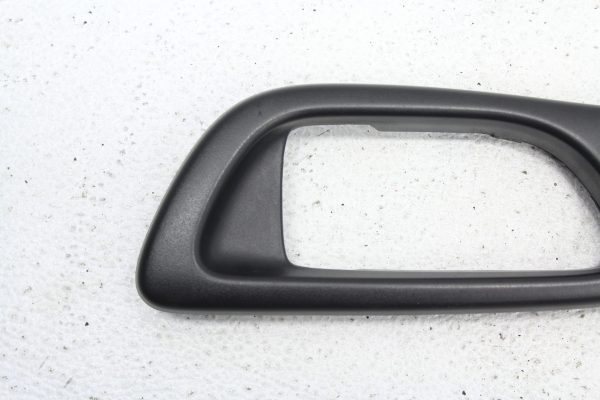 05-07 2005-2007 SUBARU WRX STI FRONT DOOR HANDLE BEZEL TRIM RH PASSENGER SIDE - Image 2