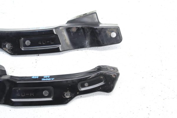04-07 2004-2007 SUBARU IMPREZA WRX & STI REAR TAIL LIGHT BRACKETS LH/RH OEM FACTORY - Image 2