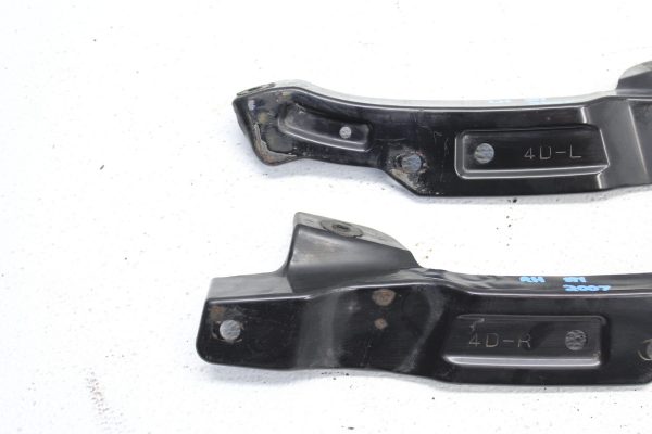 04-07 2004-2007 SUBARU IMPREZA WRX & STI REAR TAIL LIGHT BRACKETS LH/RH OEM FACTORY - Image 3