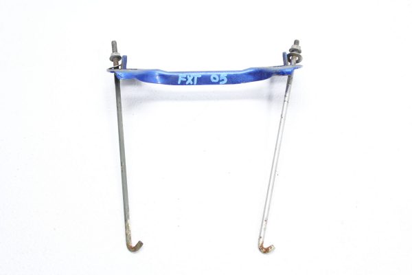 2004-2008 SUBARU FORESTER XT BATTERY STRAP TIE DOWN ASSEMBLY