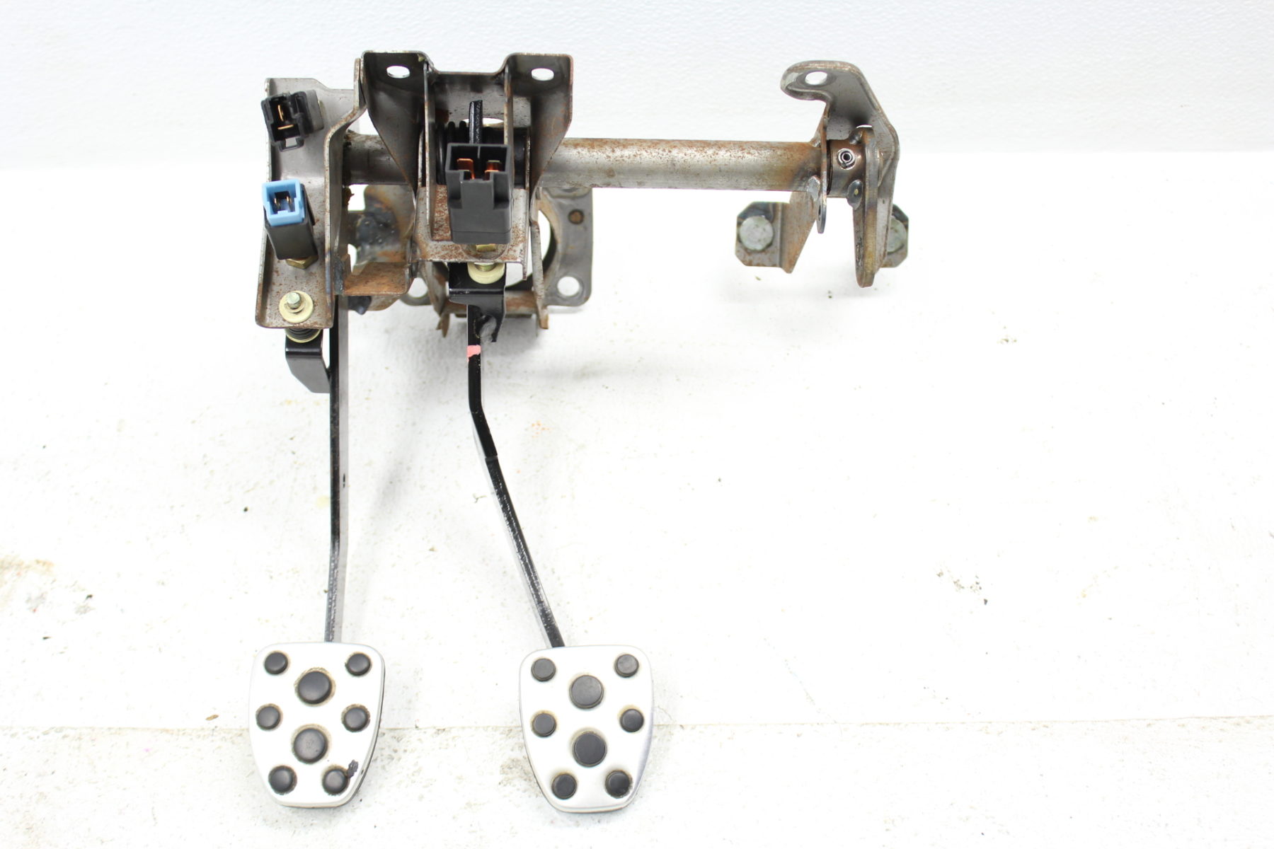 0407 20042007 SUBARU IMPREZA WRX STI CLUTCH & BRAKE PEDAL OEM