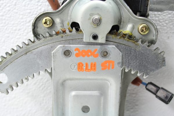 2002-2007 SUBARU IMPREZA WRX & STI REAR LH WINDOW REGULATOR MOTOR DRIVER SIDE - Image 9
