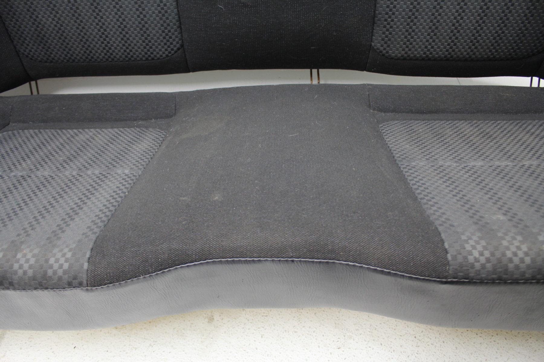 98-01 1998-2001 SUBARU IMPREZA 2.5 RS GC8 4DR REAR UPPER & LOWER SEATS ...