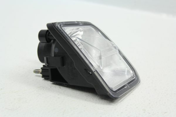2015-2019 SUBARU WRX FRONT BUMPER FOG LIGHT MARKER RH PASSENGER SIDE OEM - Image 2