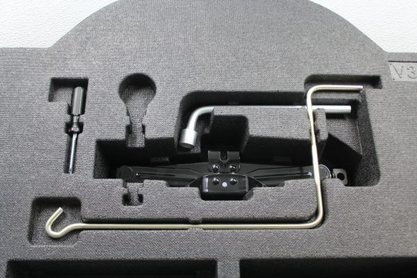 18 2018 SUBARU WRX STI TYPE RA TRUNK SPACER REAR HOUSING JACK & TOOLKIT OEM - Image 5