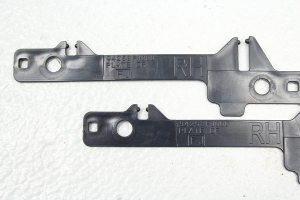 18 2018 SUBARU WRX STI TYPE RA FRONT DOOR TRIM PLATES 94253FJ000 - Image 5