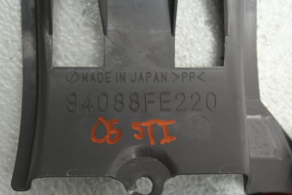 02-07 2002-2007 SUBARU WRX & STI CENTER B-PILLAR UPPER TRIM PAD RH PASSENGER SIDE - Image 7