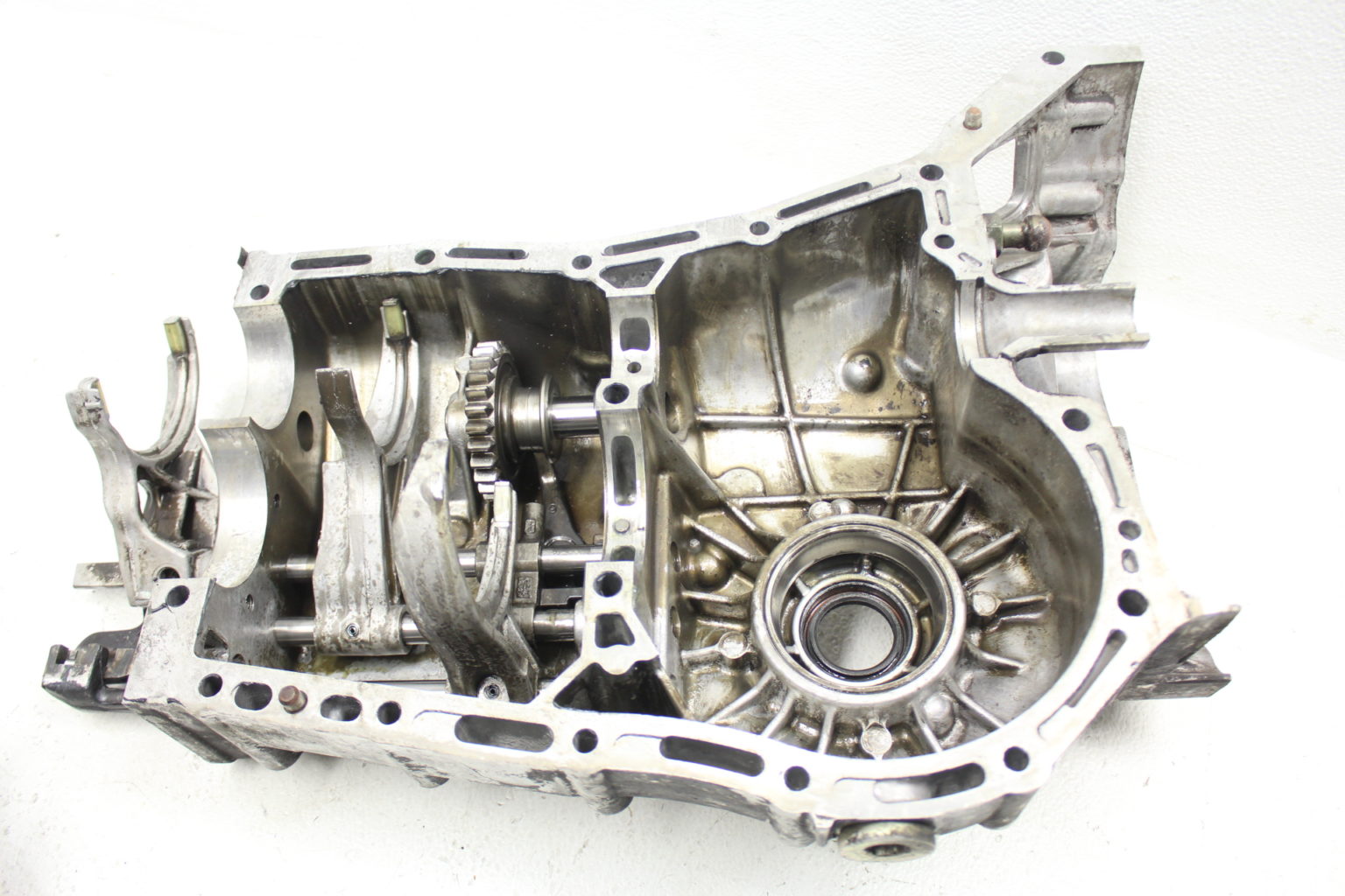 20062007 SUBARU WRX 5MT 5 SPEED MANUAL TRANSMISSION HOUSING CASE OEM