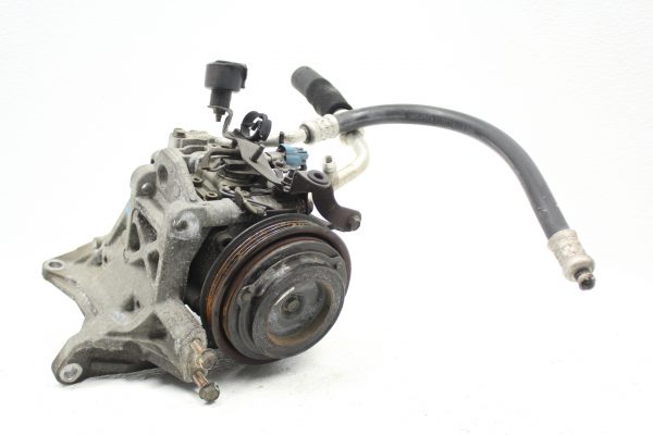 2000-2002 SUBARU LEGACY AC A/C COMPRESSOR PUMP & BRACKET OEM - Image 2