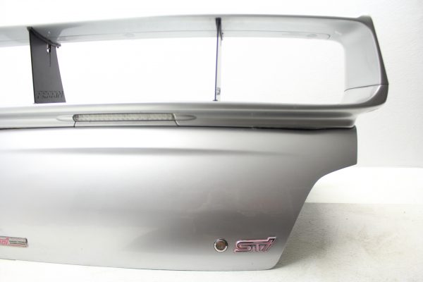 04-05 2004-2005 SUBARU IMPREZA WRX STI TRUNK LID DECK W/ SPOILER ASSEMBLY SILVER - Image 3