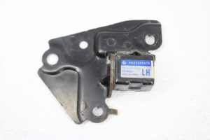 2004-2005 SUBARU WRX STI SRS CRASH IMPACT SENSOR LH DRIVER SIDE 98231FE070