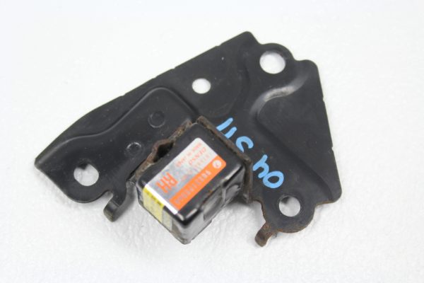 2004-2005 SUBARU WRX STI SRS CRASH IMPACT SENSOR RH PASSENGER SIDE 98231FE060 - Image 2