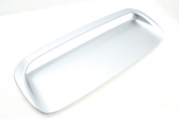 2015-2020 SUBARU WRX & STI HOOD SCOOP INSERT ASSEMBLY SILVER OEM *CRACKED* - Image 2