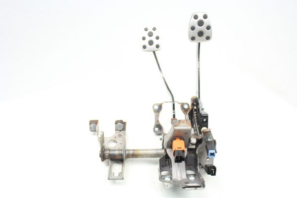 2015-2021 SUBARU WRX & STI BRAKE & CLUTCH PEDAL ASSEMBLY OEM