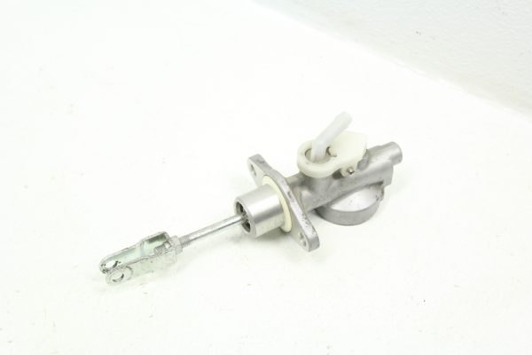 2015-2020 SUBARU WRX STI CLUTCH MASTER CYLINDER ASSEMBLY OEM 37230VA000 - Image 2