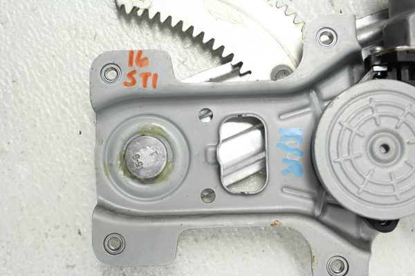 2015-2020 SUBARU WRX & STI REAR RH PASSENGER SIDE WINDOW MOTOR REGULATOR OEM - Image 9