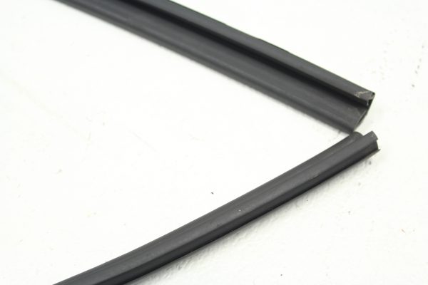 2015-2020 SUBARU WRX & STI REAR RH PASSENGER WINDOW GLASS WEATHER STRIP - Image 3