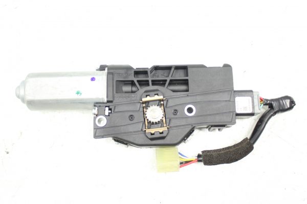 2015-2020 SUBARU WRX & STI SUNROOF MOTOR ASSEMBLY OEM 65450FJ010 - Image 3